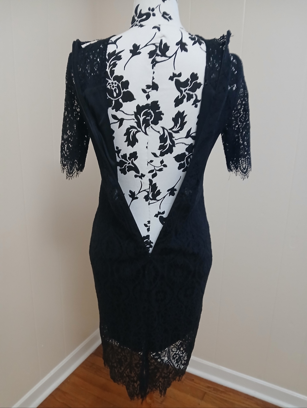 Zalulus Lace Midi Dress with High Neck And Mid Drift Slip Cut Out - Picture 6 of 7